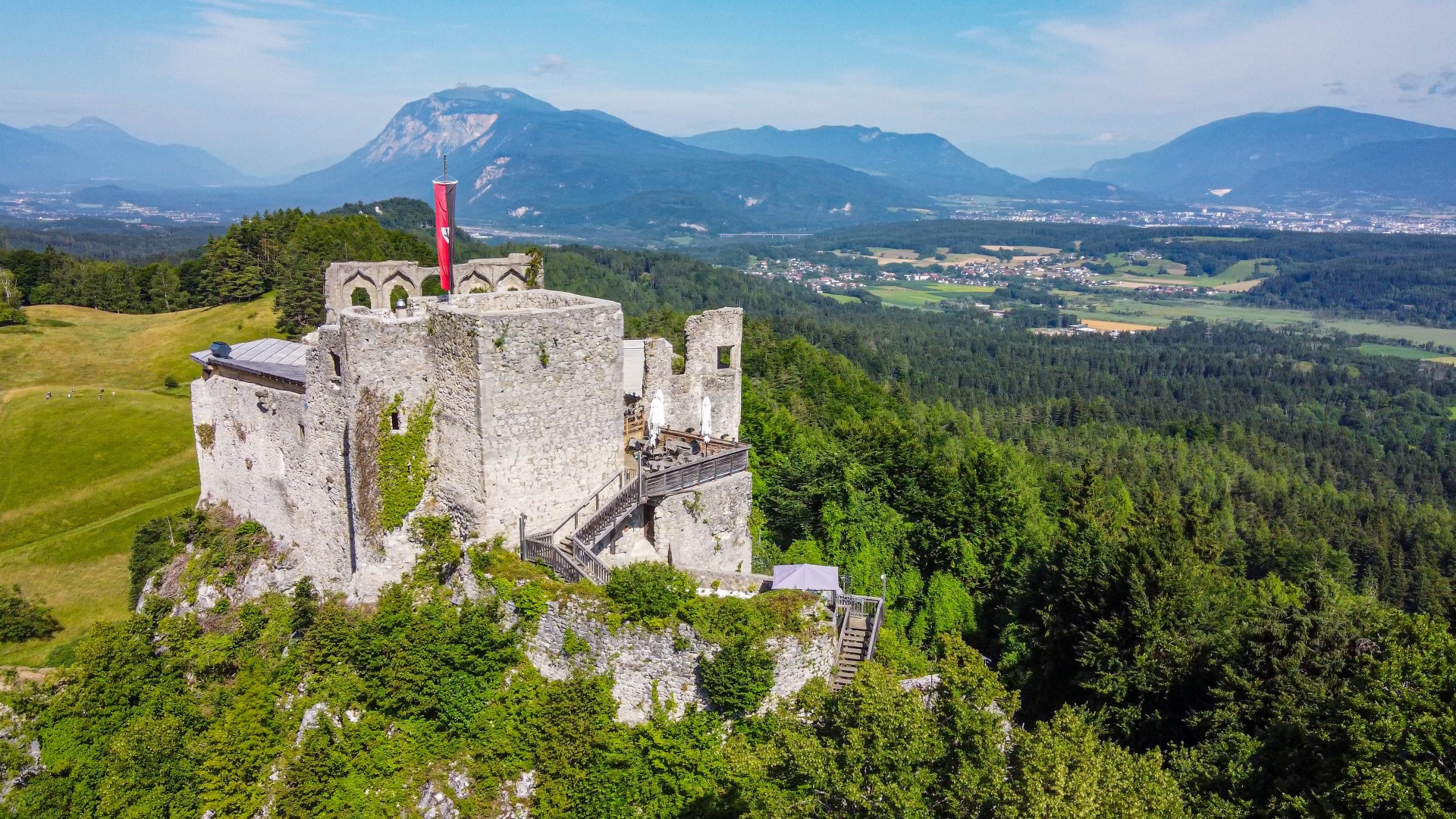 Burgruine bei Tag